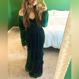Velvet off-shoulder long sleeve emerald green floor length dress with train